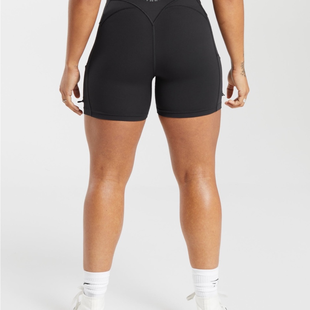 Gymshark Black Legacy Shorts - Picture 2 of 7